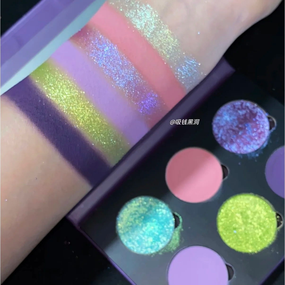 6-Color Green Chameleon Butterfly Eyeshadow Palette – Gothic Glam with a Twist