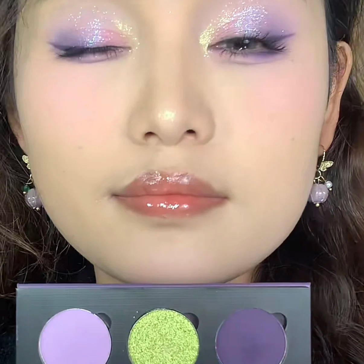 6-Color Green Chameleon Butterfly Eyeshadow Palette – Gothic Glam with a Twist