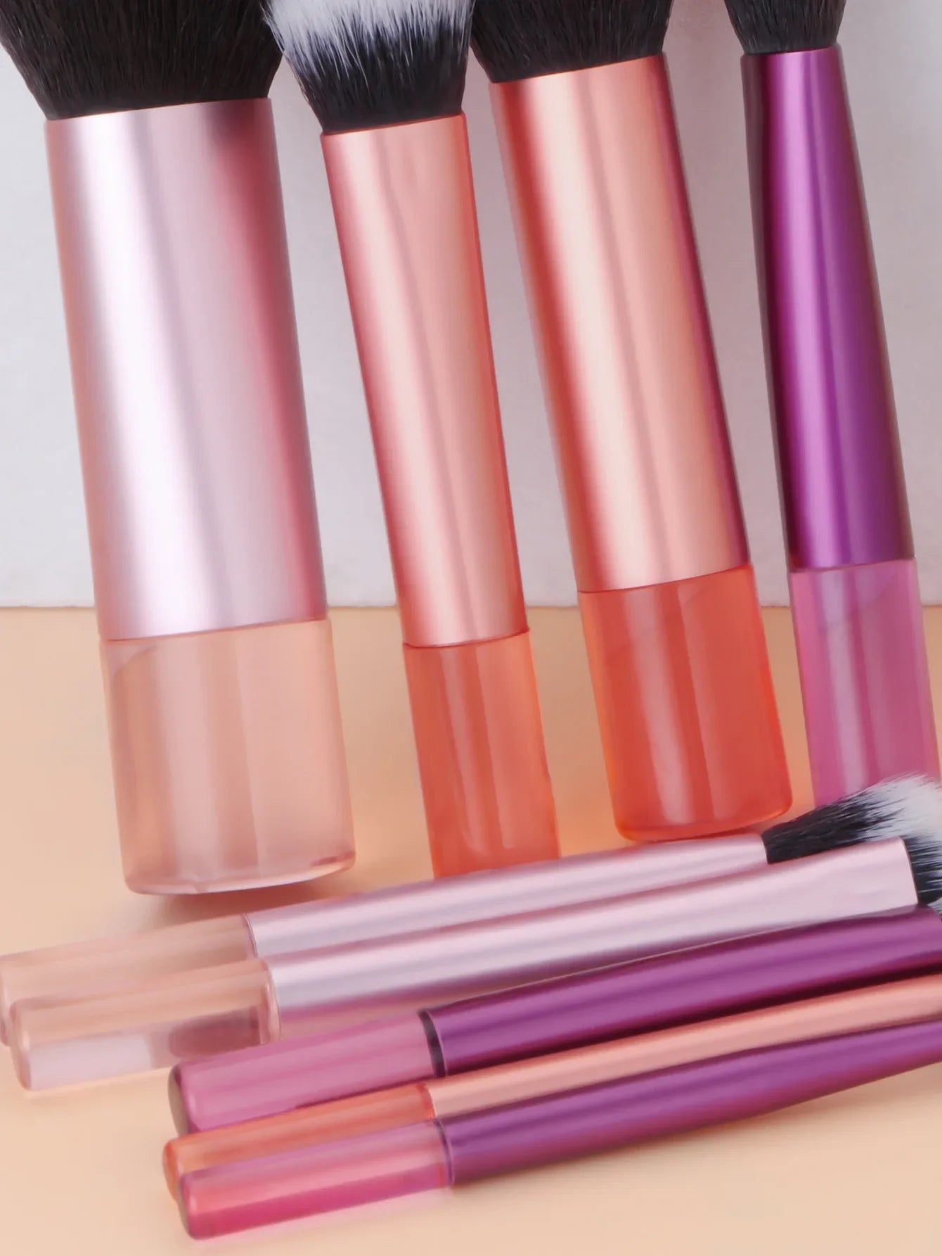 10-Piece Mini Makeup Brush Set – Portable Beauty Tools