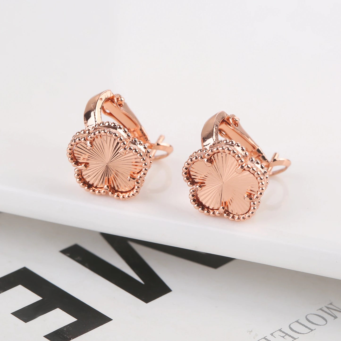 Luxury Five-Leaf Flower Jewelry Set – Double-Sided Shiny Metal Clover Design