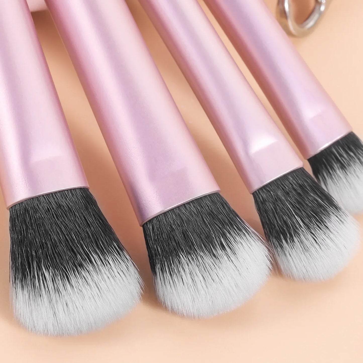 10-Piece Mini Makeup Brush Set – Portable Beauty Tools