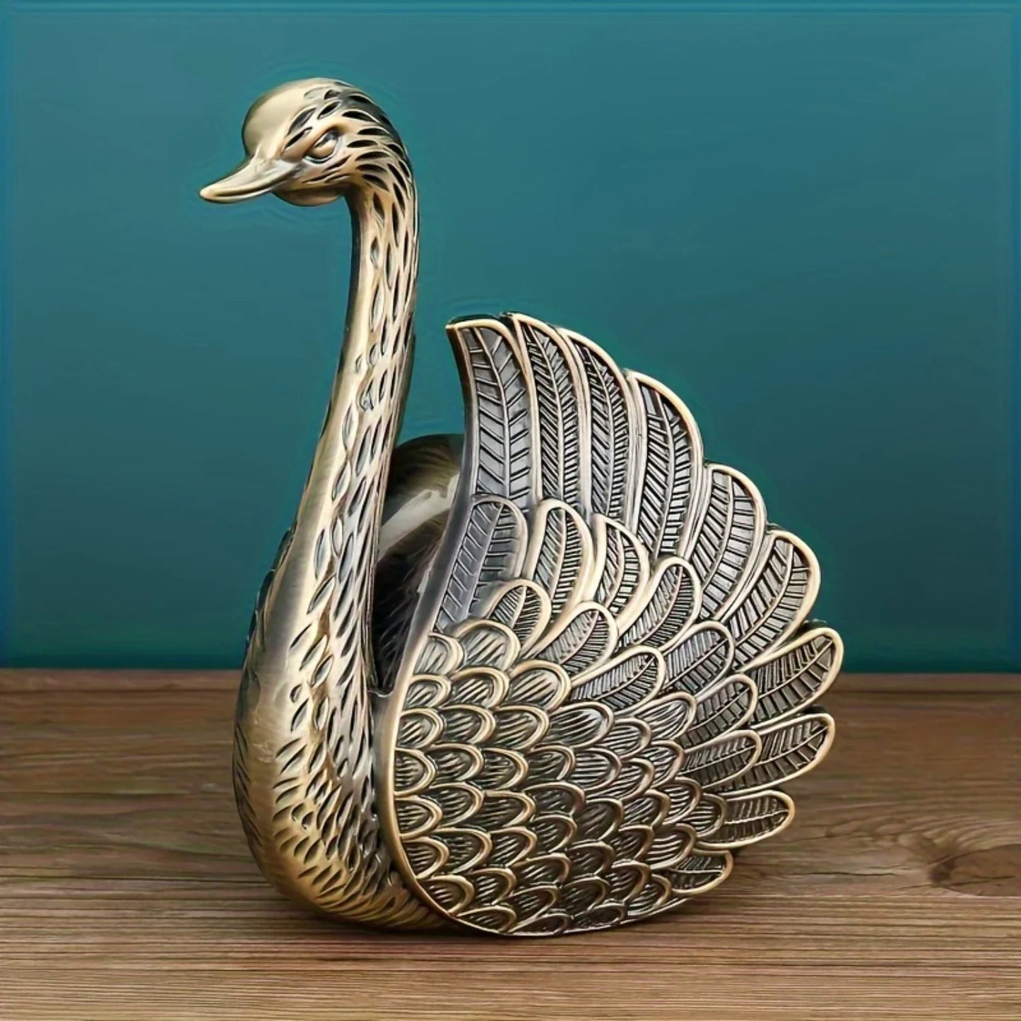 Elegant Round Swan-Shaped Decorative Tray with Lid – Durable Zinc Alloy Organizer