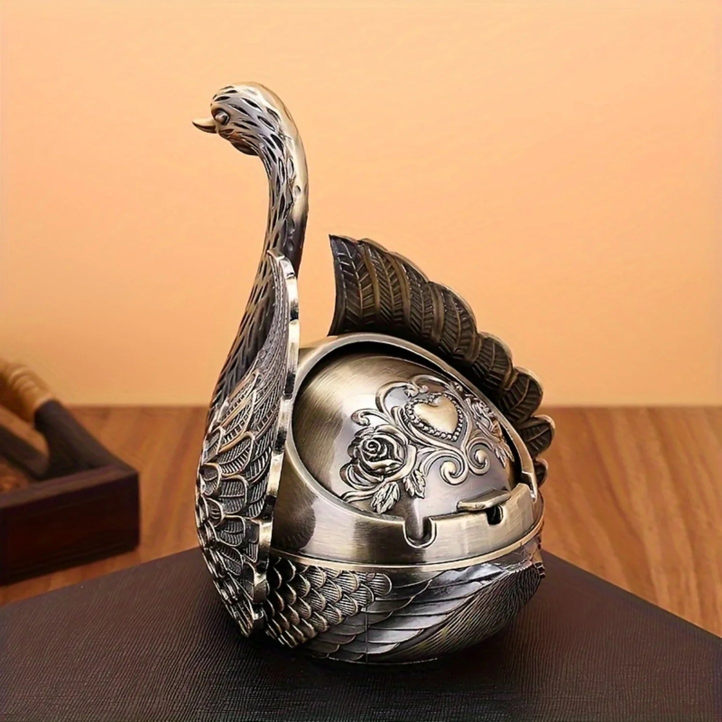 Elegant Round Swan-Shaped Decorative Tray with Lid – Durable Zinc Alloy Organizer