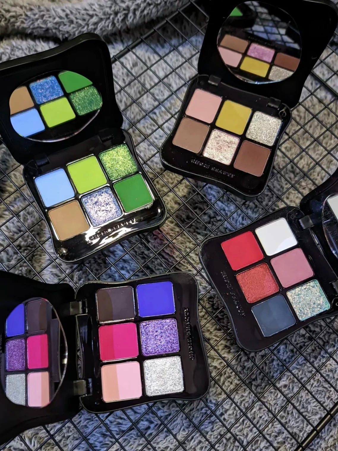 6-Color Green Chameleon Butterfly Eyeshadow Palette – Gothic Glam with a Twist