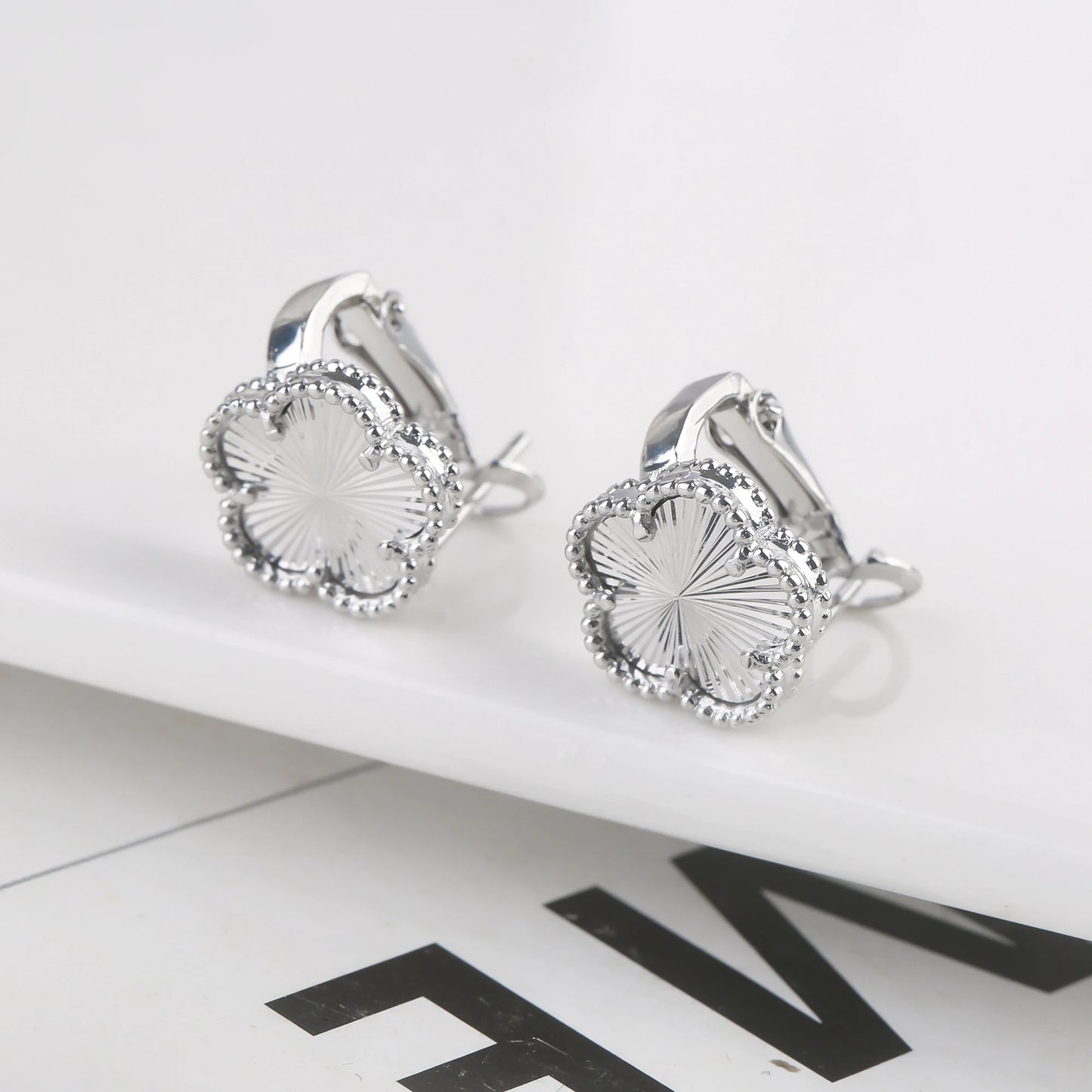 Luxury Five-Leaf Flower Jewelry Set – Double-Sided Shiny Metal Clover Design