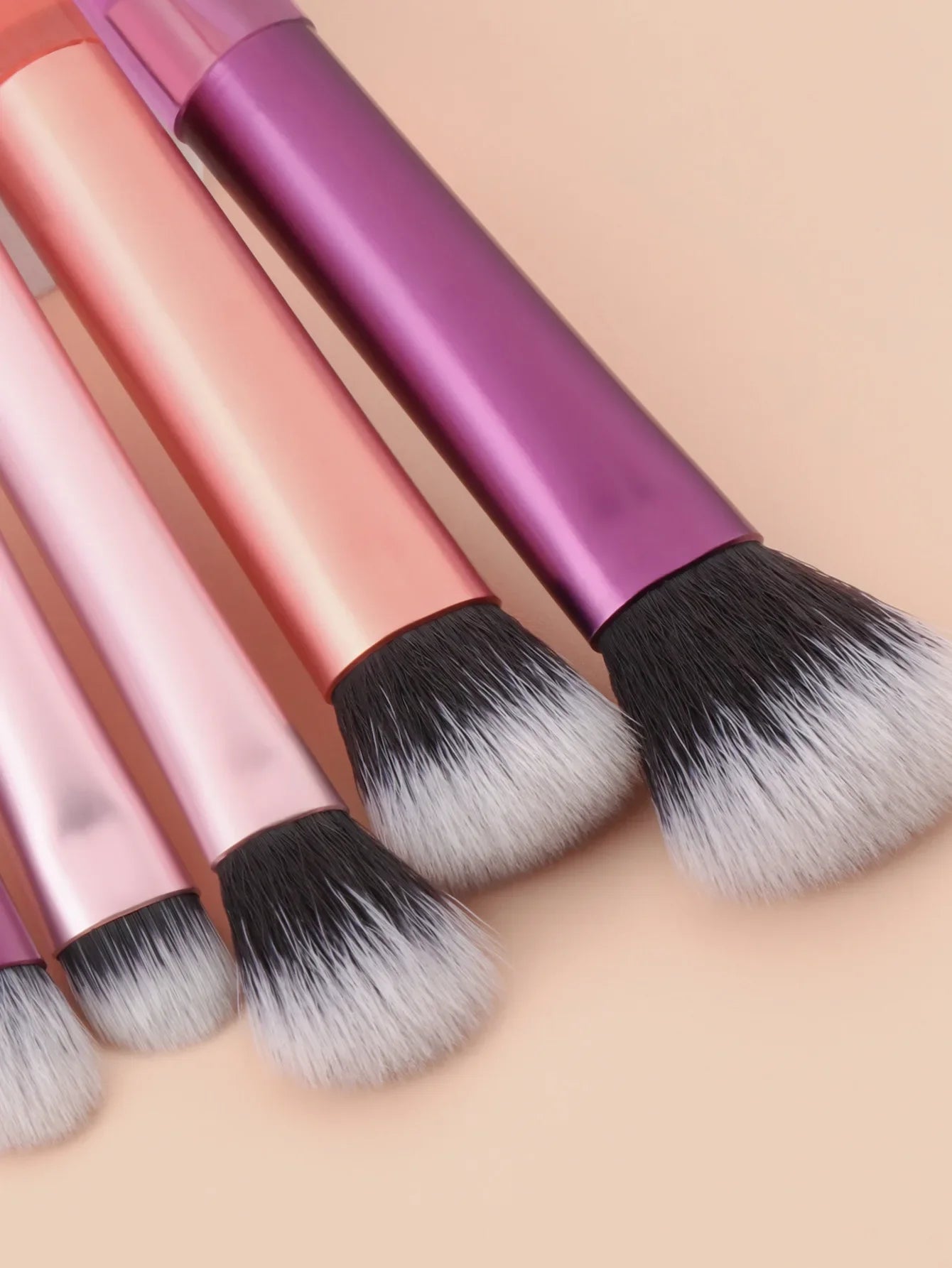 10-Piece Mini Makeup Brush Set – Portable Beauty Tools