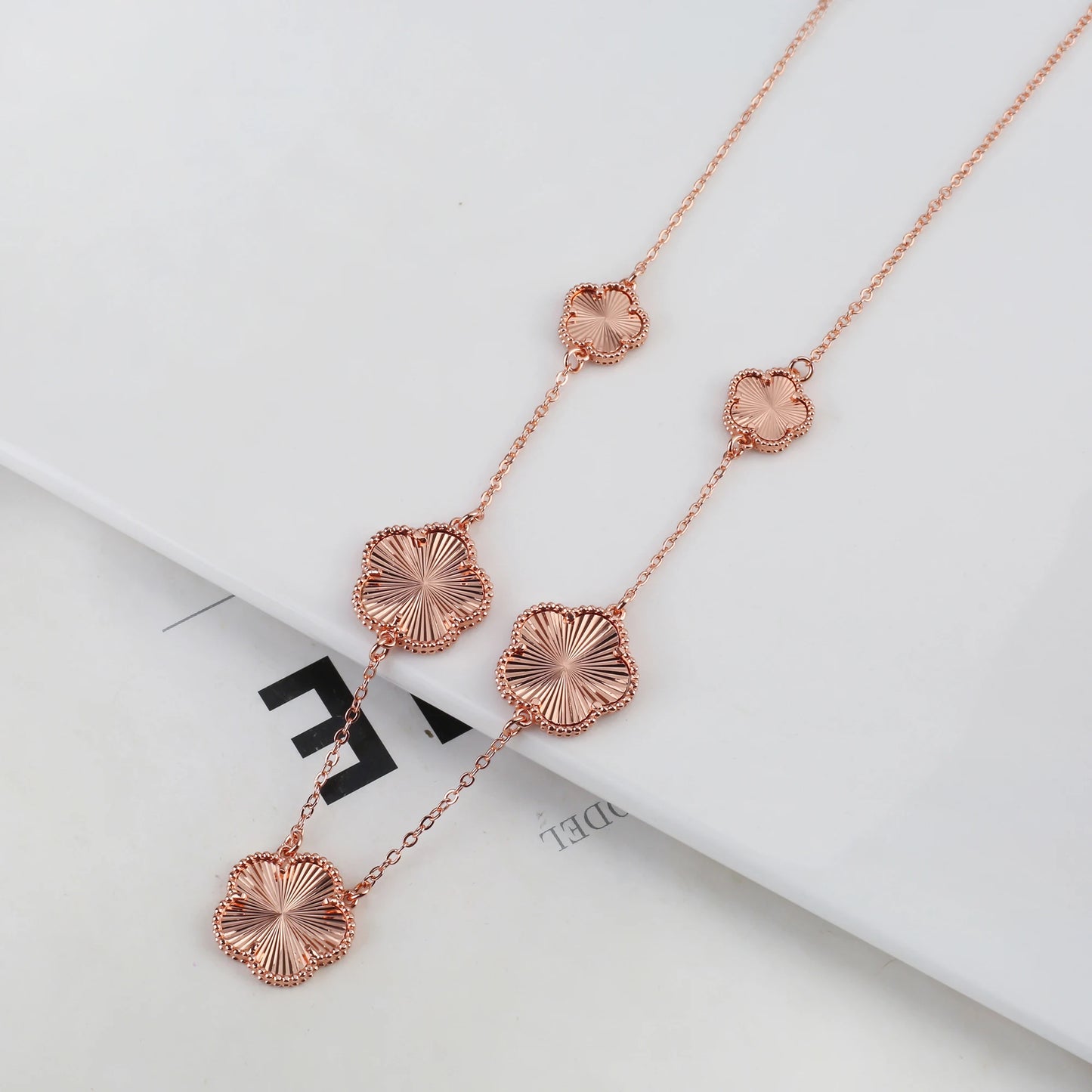 Luxury Five-Leaf Flower Jewelry Set – Double-Sided Shiny Metal Clover Design