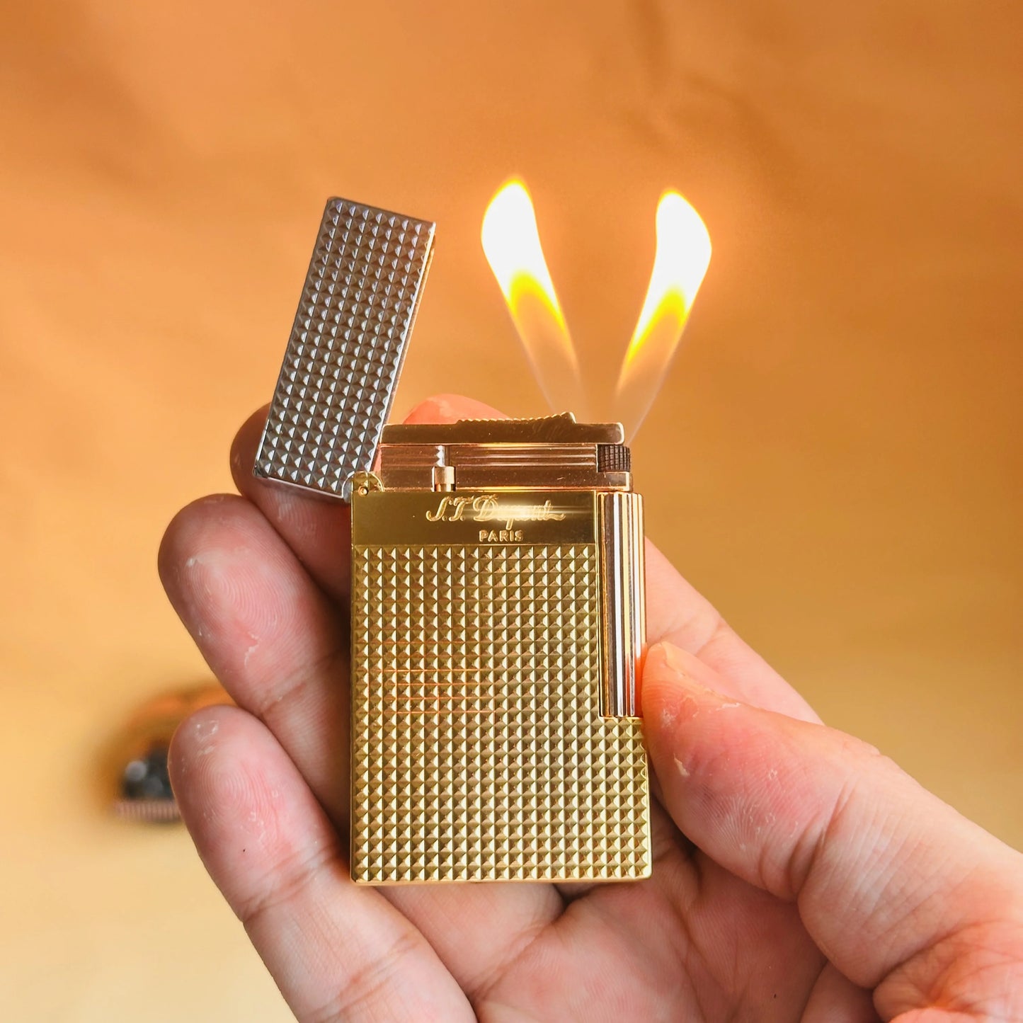 Luxury Brushed Brass Lighter – Classic Collectible Gift