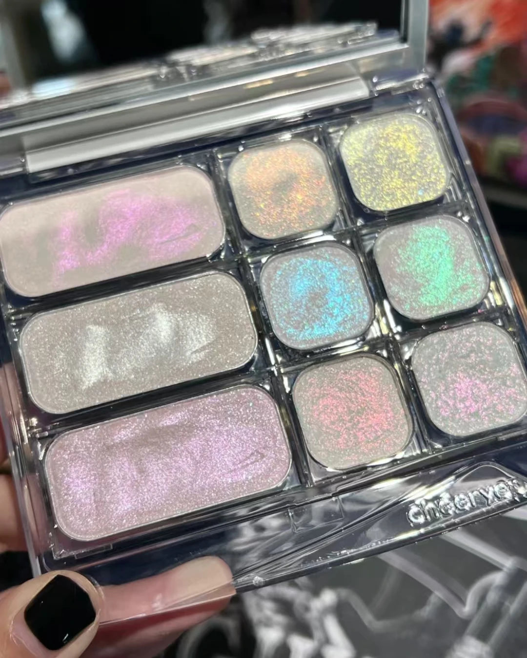 Chameleon Eyeshadow – Shimmer, Shift, and Glow Anywhere