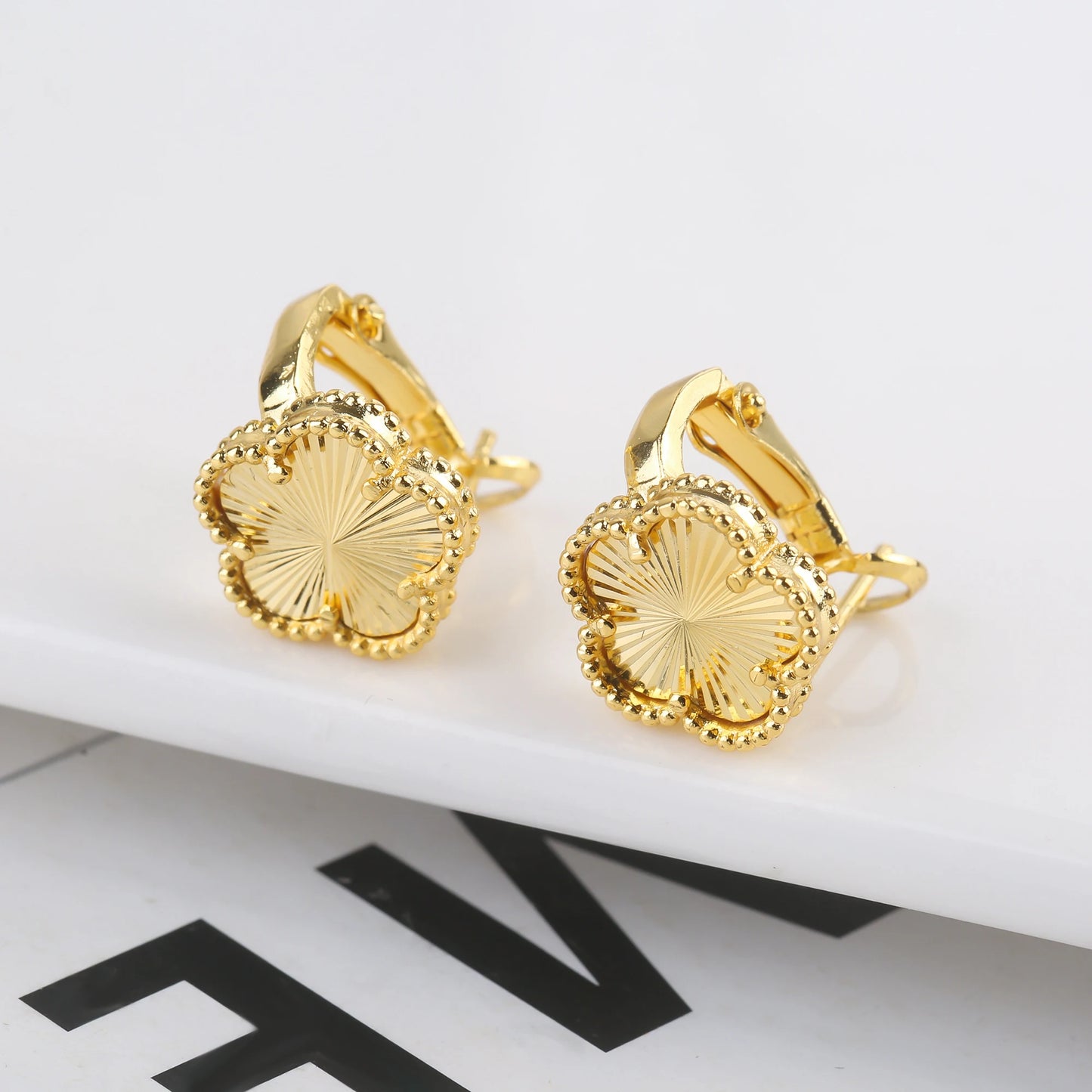 Luxury Five-Leaf Flower Jewelry Set – Double-Sided Shiny Metal Clover Design