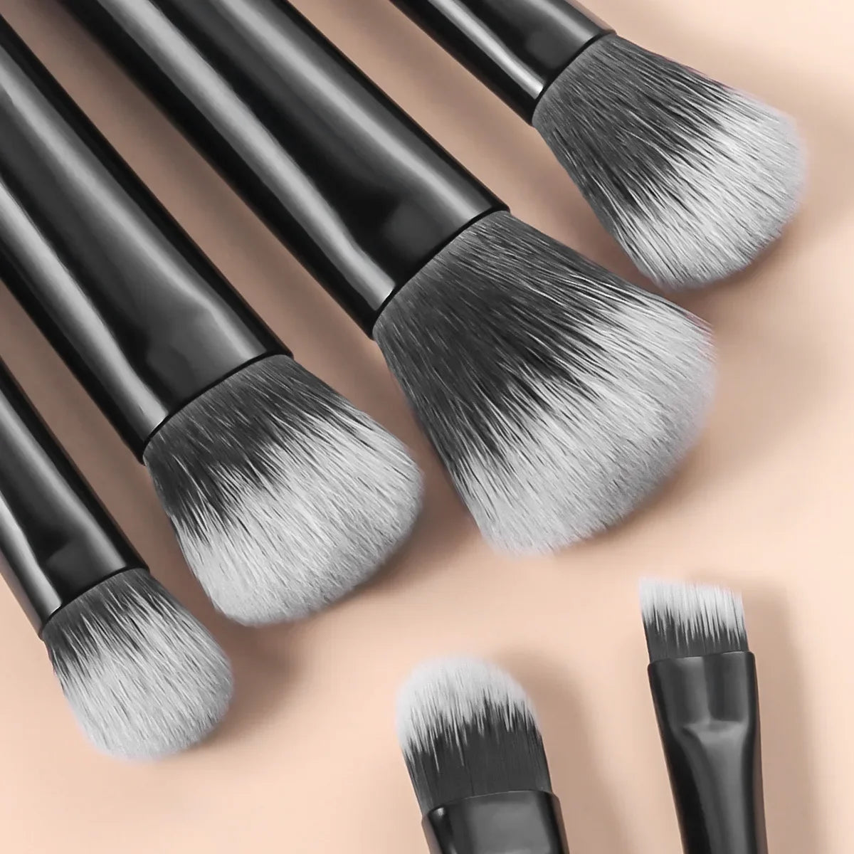10-Piece Mini Makeup Brush Set – Portable Beauty Tools