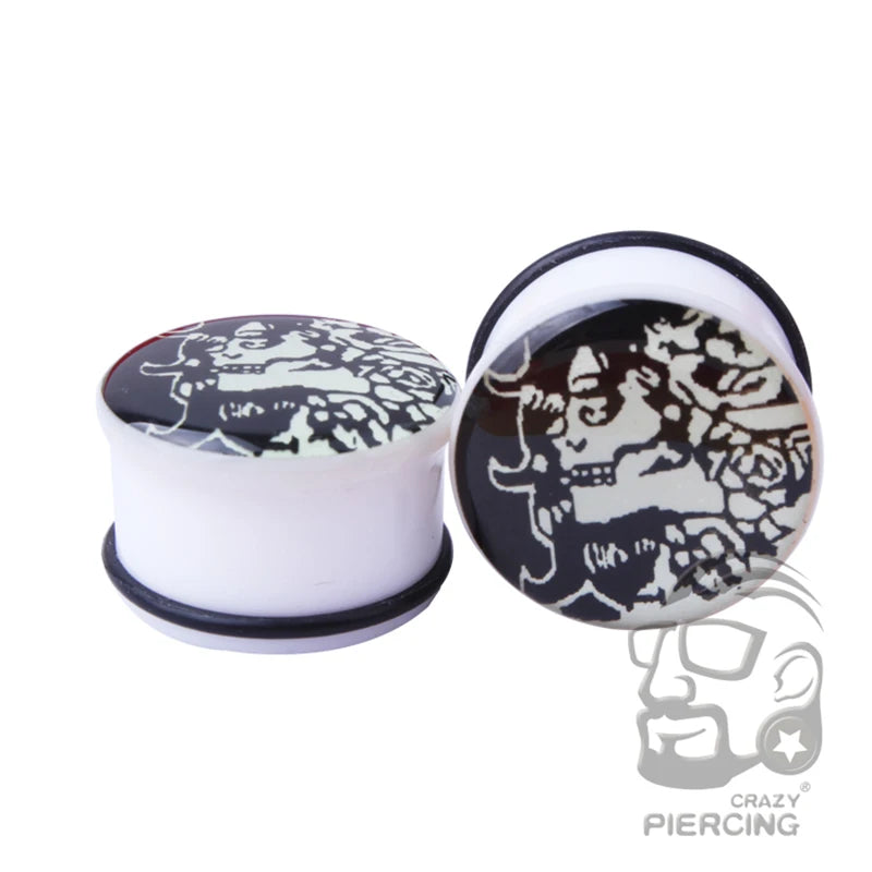 Glow-in-the-Dark Skull Ear Tunnels – Luminous Acrylic Gauges (2pcs)