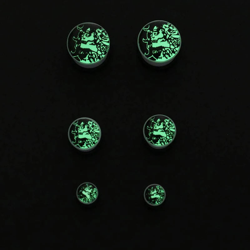Glow-in-the-Dark Skull Ear Tunnels – Luminous Acrylic Gauges (2pcs)