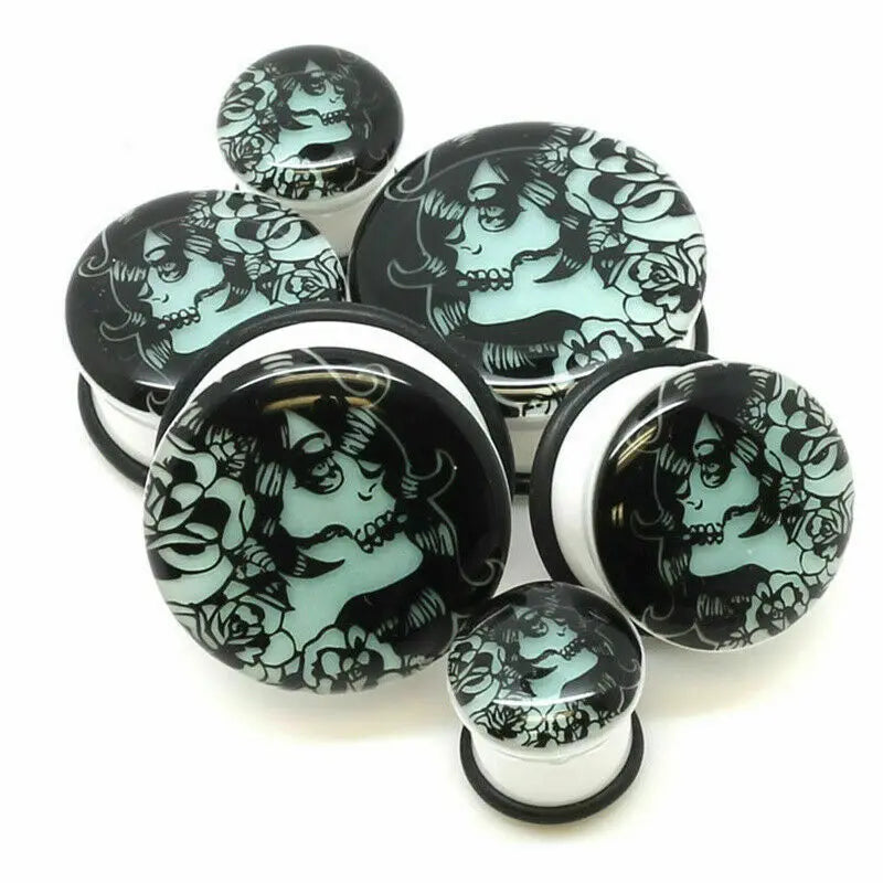 Glow-in-the-Dark Skull Ear Tunnels – Luminous Acrylic Gauges (2pcs)