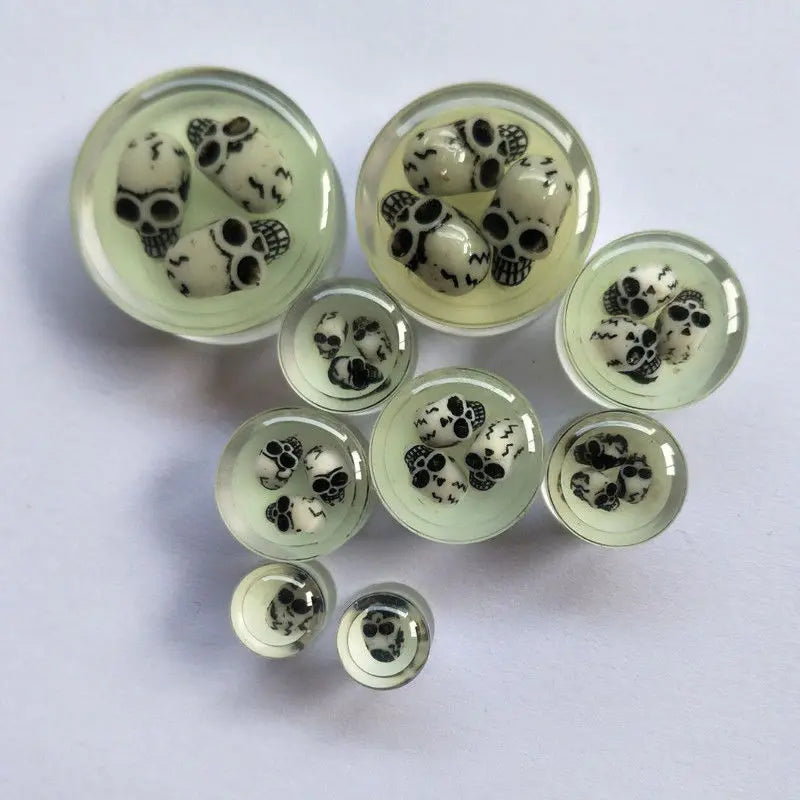 Glow-in-the-Dark Skull Ear Tunnels – Luminous Acrylic Gauges (2pcs)
