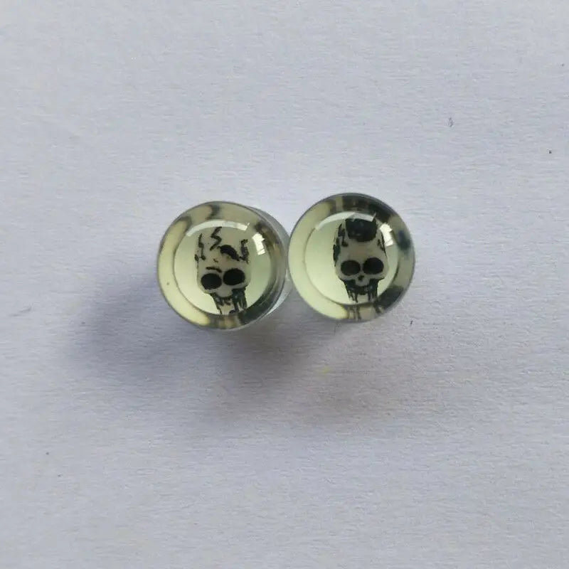 Glow-in-the-Dark Skull Ear Tunnels – Luminous Acrylic Gauges (2pcs)