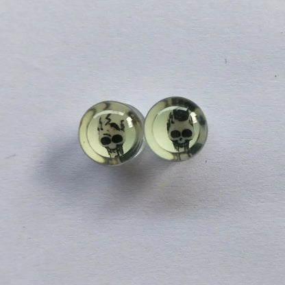 Glow-in-the-Dark Skull Ear Tunnels – Luminous Acrylic Gauges (2pcs)