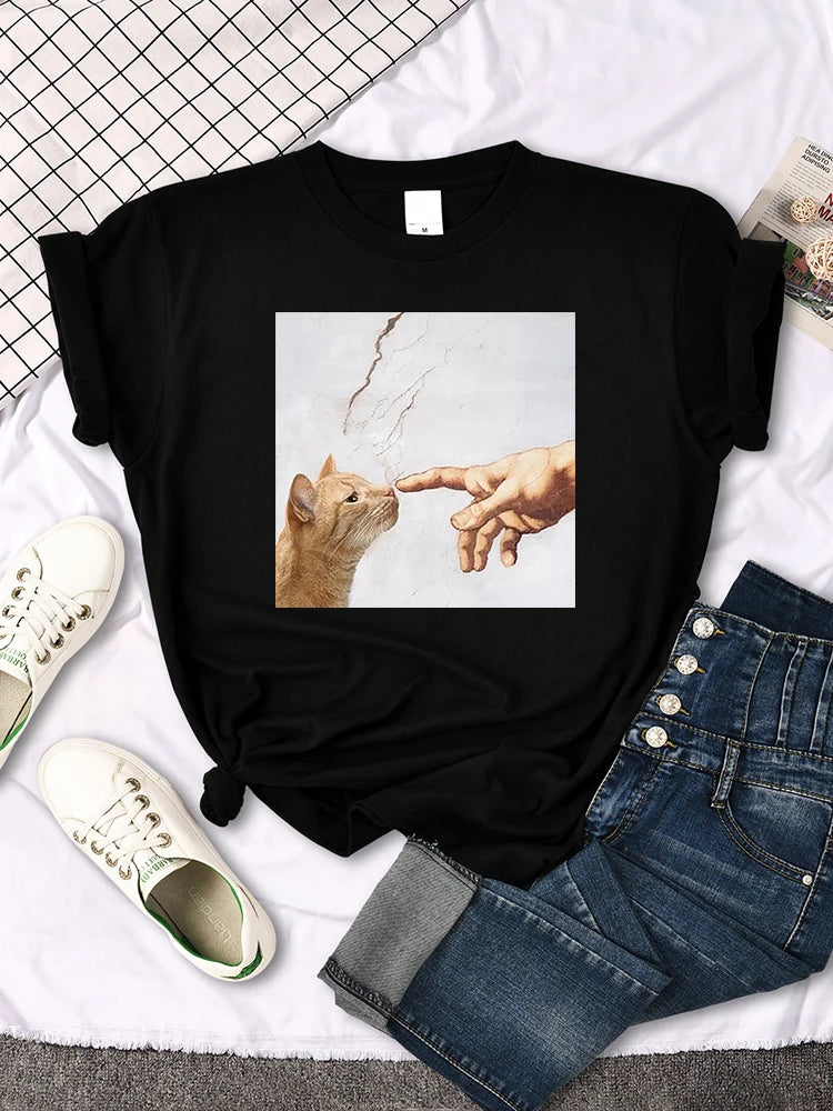 Mona Lisa Funny Cat T-Shirt – Oversized Art Print Crewneck Tee for Women