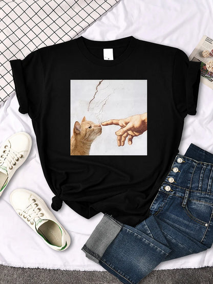 Mona Lisa Funny Cat T-Shirt – Oversized Art Print Crewneck Tee for Women
