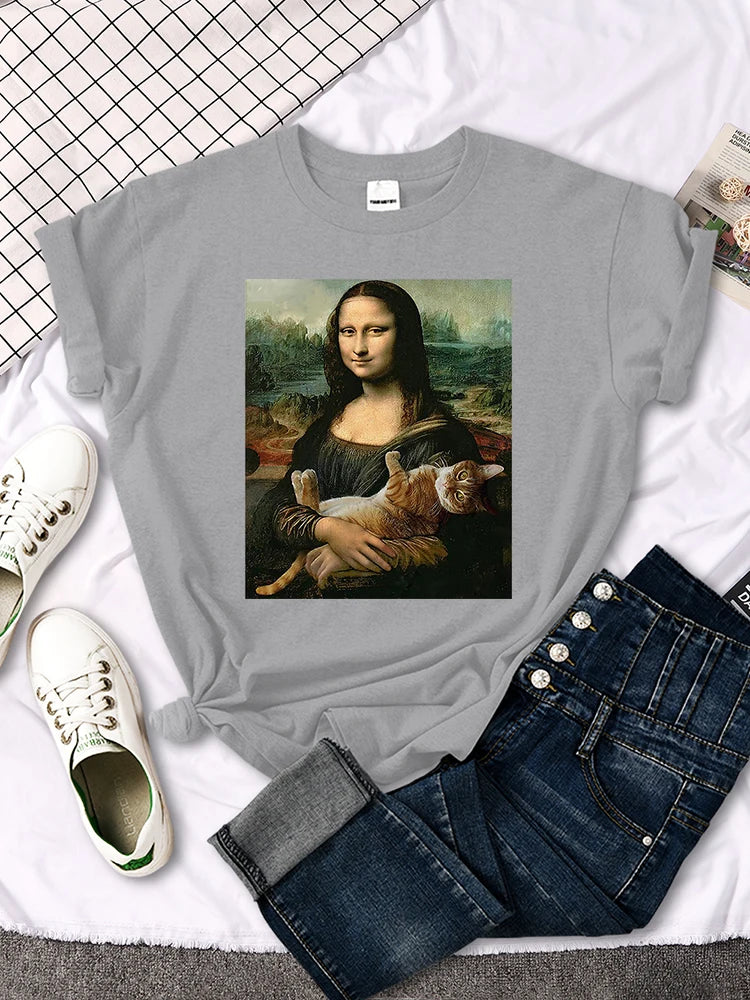 Mona Lisa Funny Cat T-Shirt – Oversized Art Print Crewneck Tee for Women