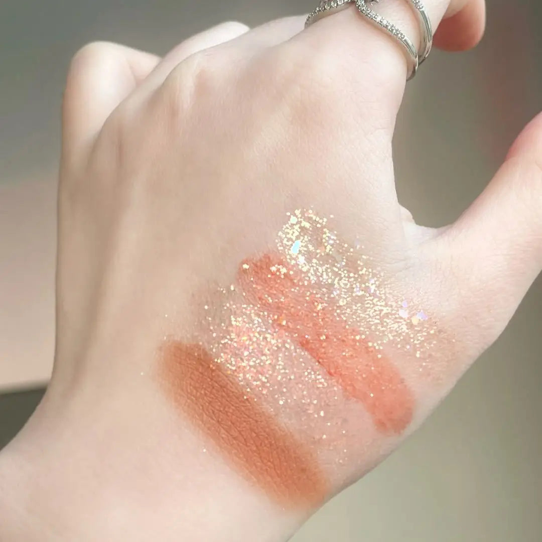 26-Color Eyeshadow Palette – Matte & Highlighter Blend Long-Lasting Makeup
