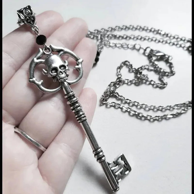 Gothic Skeleton Key Pendant Necklace – Antique Silver Punk Statement Jewelry