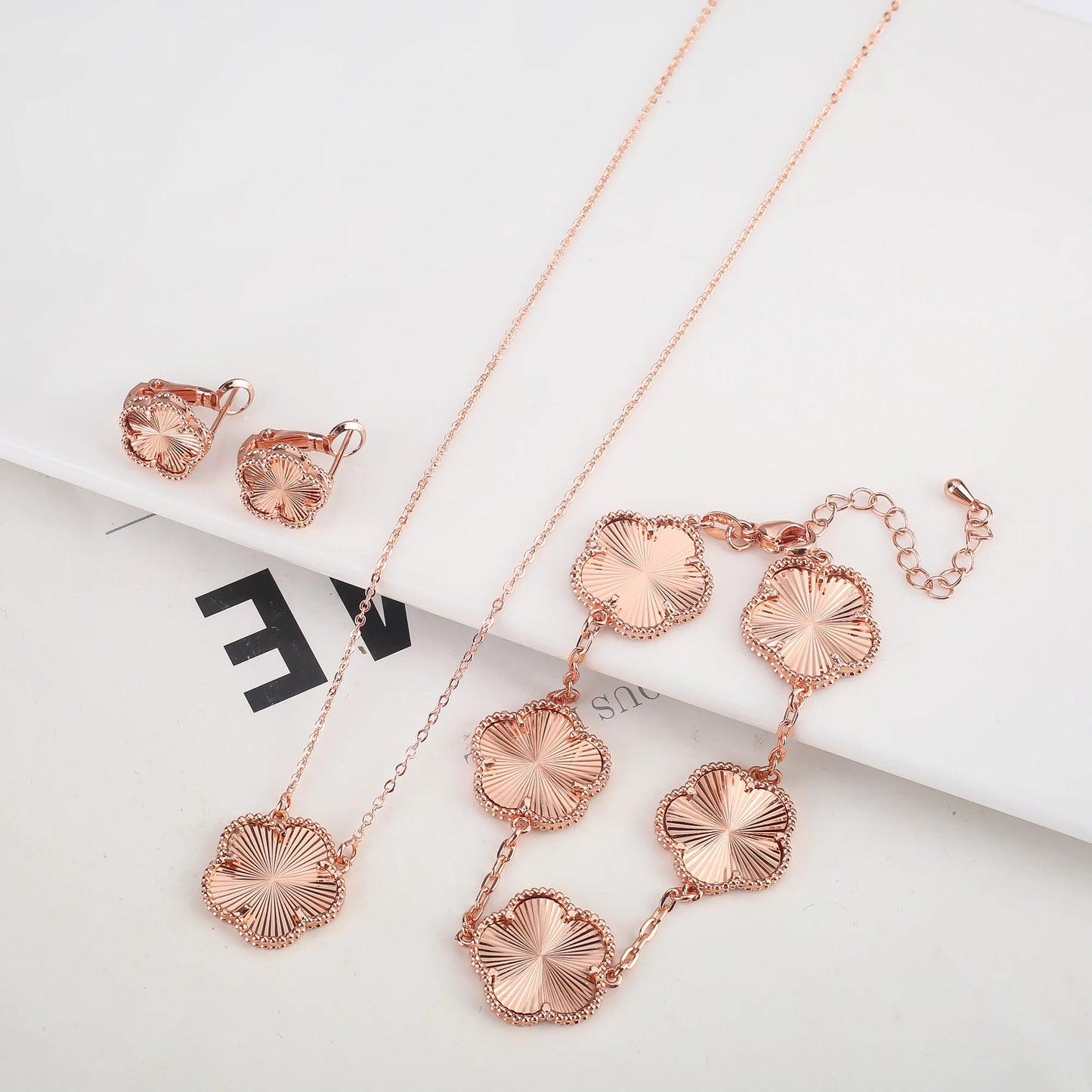Luxury Double-Sided Five-Leaf Flower Jewelry Set – Gilded Clover Necklace, Bracelet & Earrings