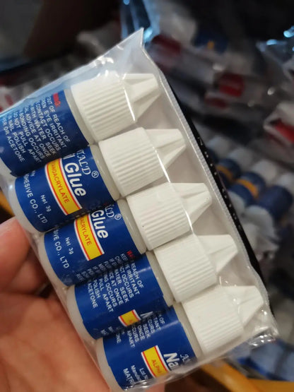 Fast Drying Nail Glue – Extra Strong Adhesive for False Nails & Nail Art