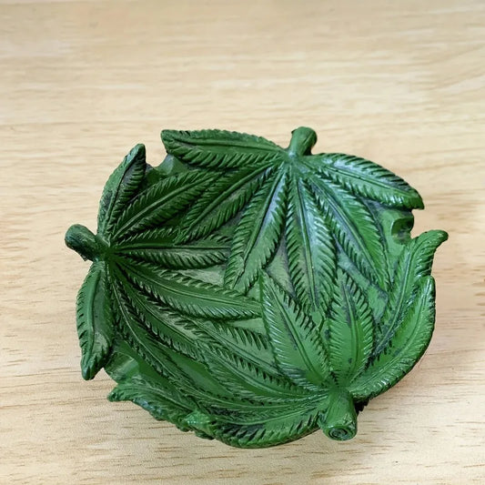 Vintage Green Leaf Resin Ashtray & Key Holder – Retro Desk Organizer