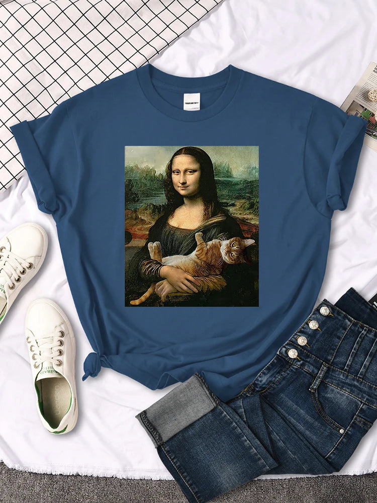 Mona Lisa Funny Cat T-Shirt – Oversized Art Print Crewneck Tee for Women