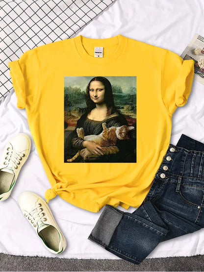 Mona Lisa Funny Cat T-Shirt – Oversized Art Print Crewneck Tee for Women