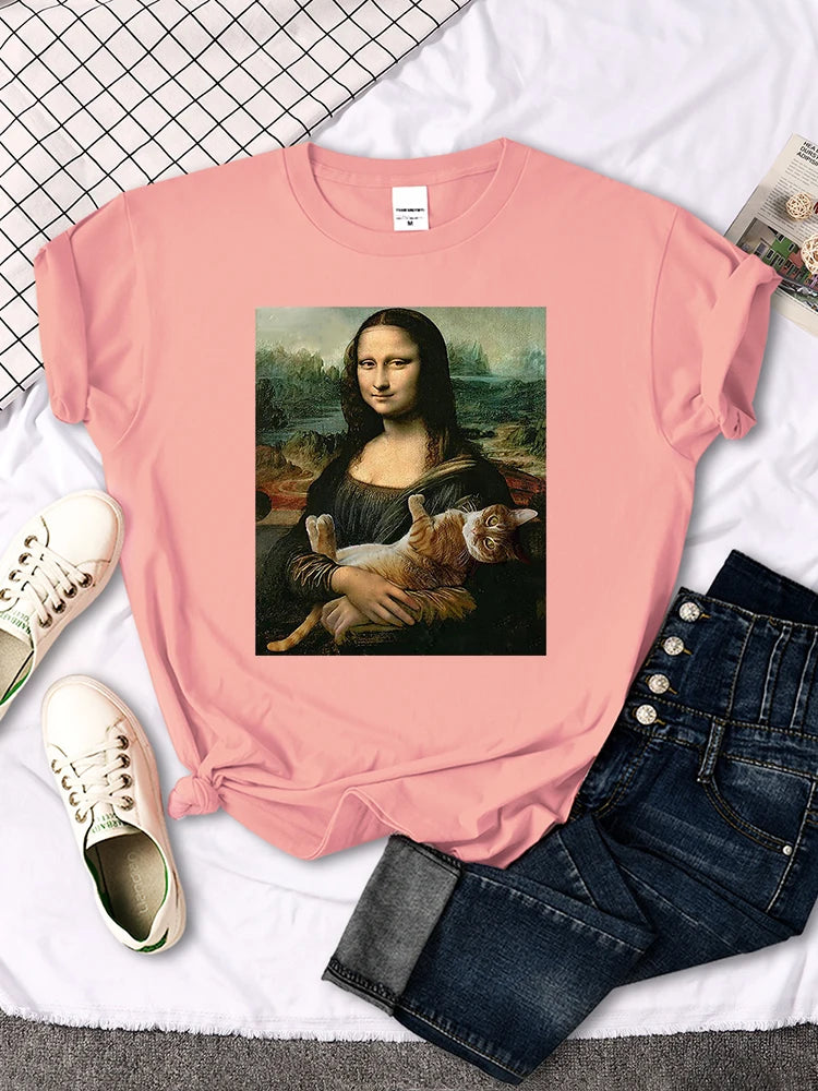Mona Lisa Funny Cat T-Shirt – Oversized Art Print Crewneck Tee for Women