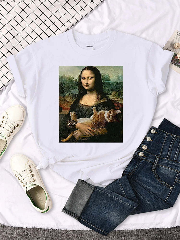 Mona Lisa Funny Cat T-Shirt – Oversized Art Print Crewneck Tee for Women