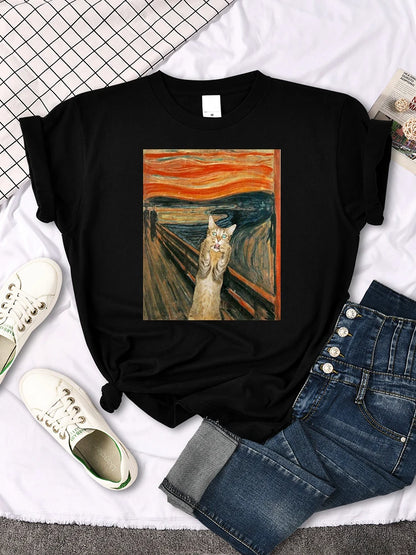 Mona Lisa Funny Cat T-Shirt – Oversized Art Print Crewneck Tee for Women