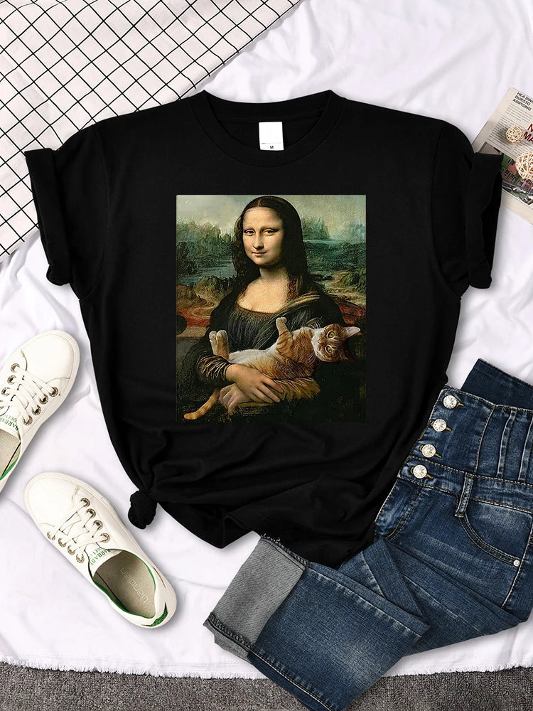 Mona Lisa Funny Cat T-Shirt – Oversized Art Print Crewneck Tee for Women