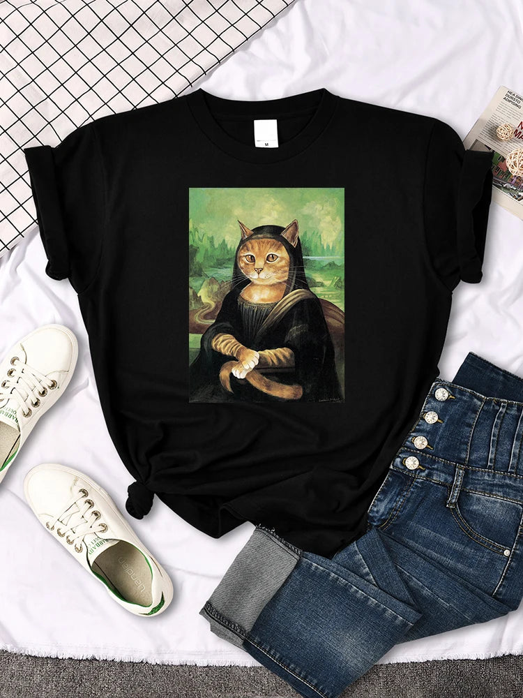 Mona Lisa Funny Cat T-Shirt – Oversized Art Print Crewneck Tee for Women